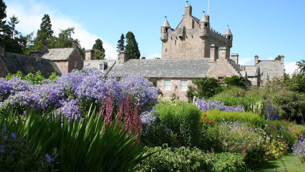 When is the best time to visit Scotland